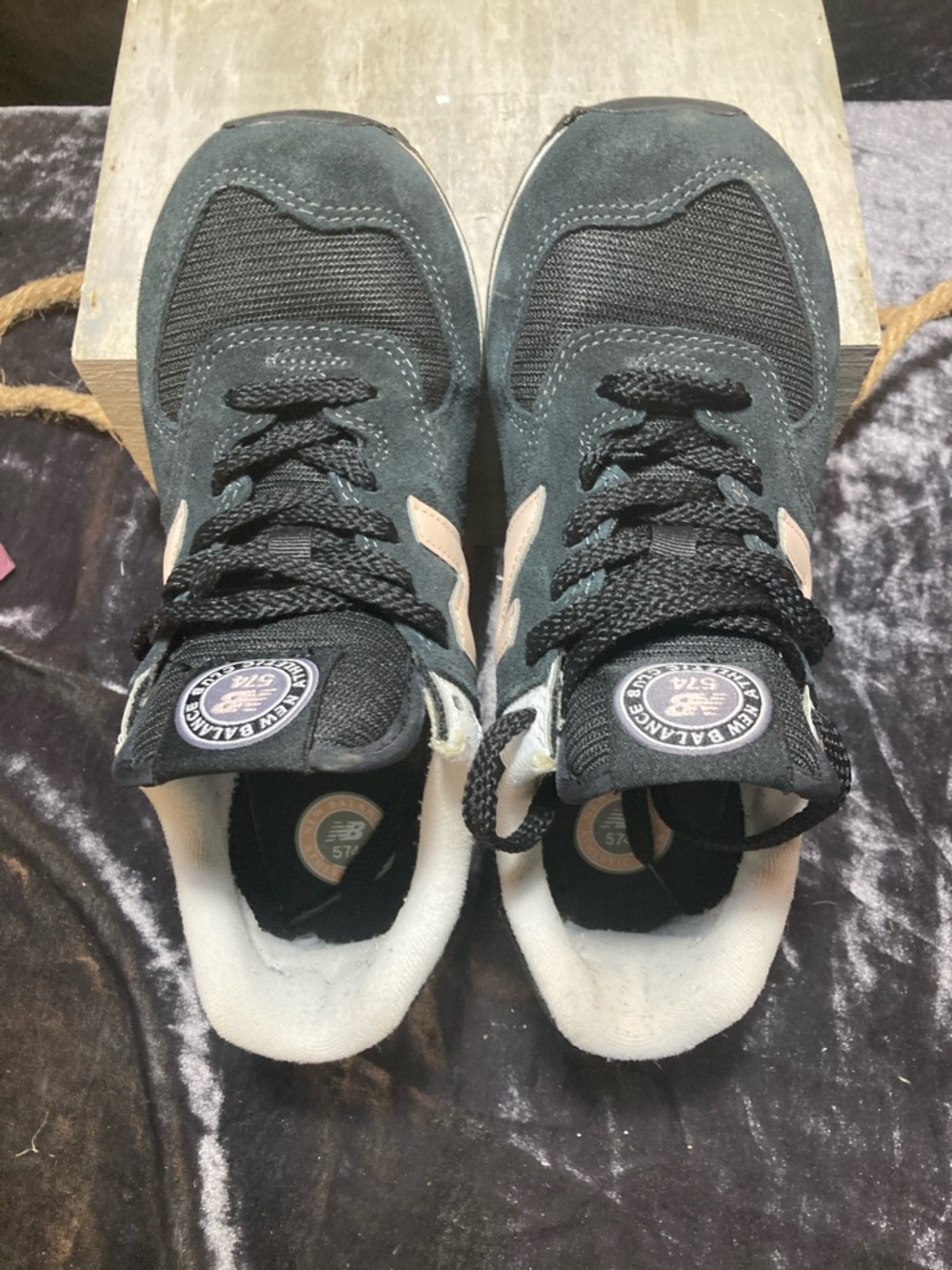 Women’s New Balance Like New - Picture 6 of 7